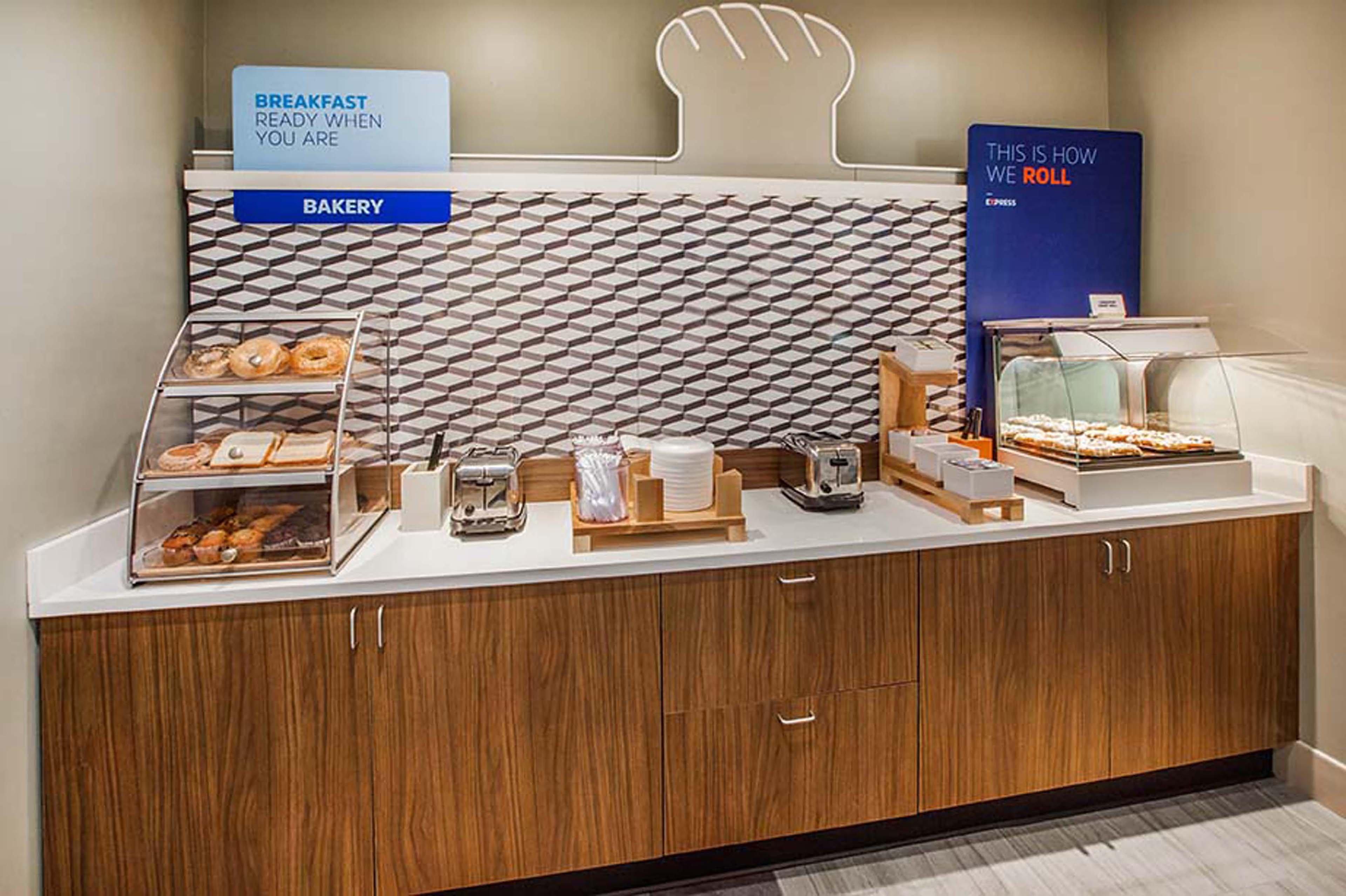 Holiday Inn Express Chicago-Downers Grove By Ihg Exterior foto