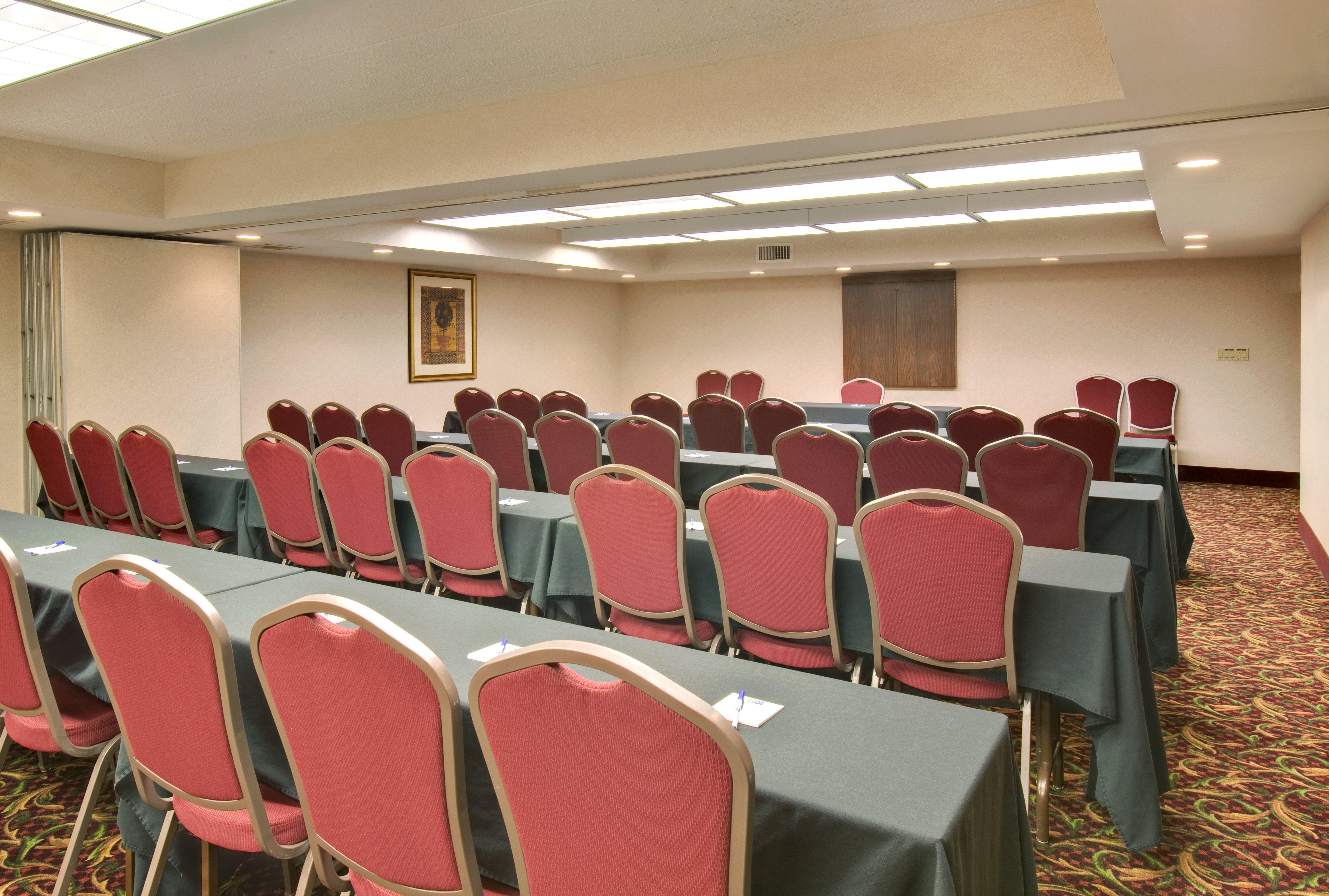 Holiday Inn Express Chicago-Downers Grove By Ihg Facilități foto