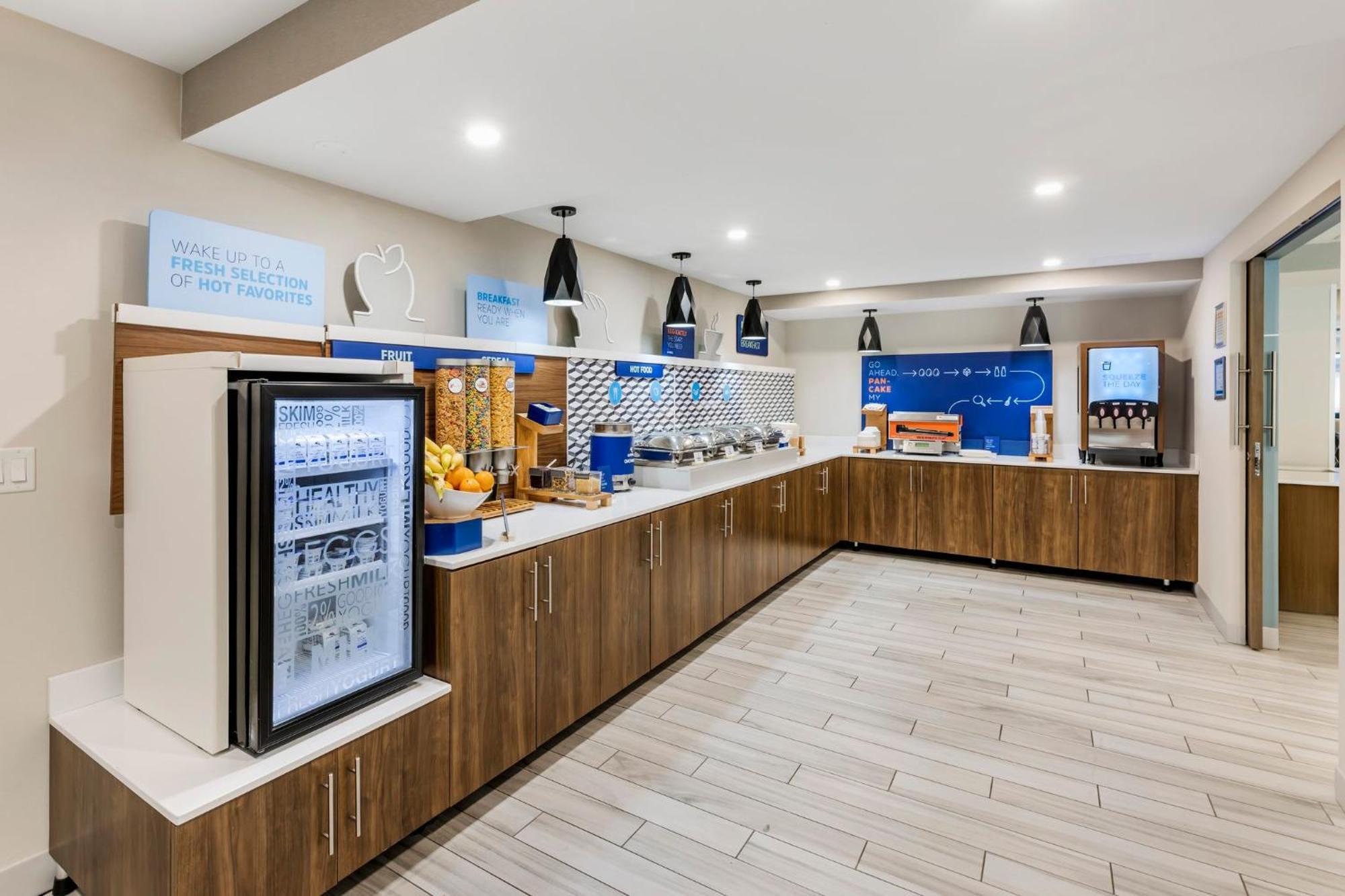 Holiday Inn Express Chicago-Downers Grove By Ihg Exterior foto